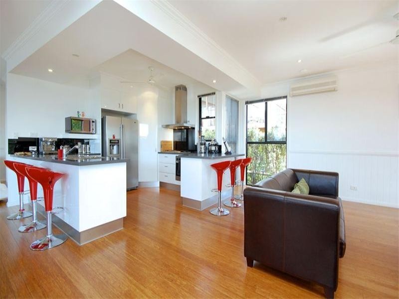 12A Thorpe Street, Balmoral QLD 4171