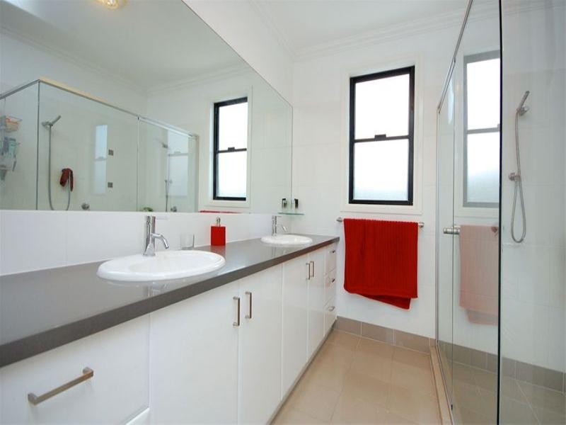 12A Thorpe Street, Balmoral QLD 4171