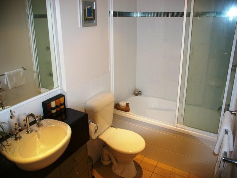 8/31 Helen Street, Newstead QLD 4006