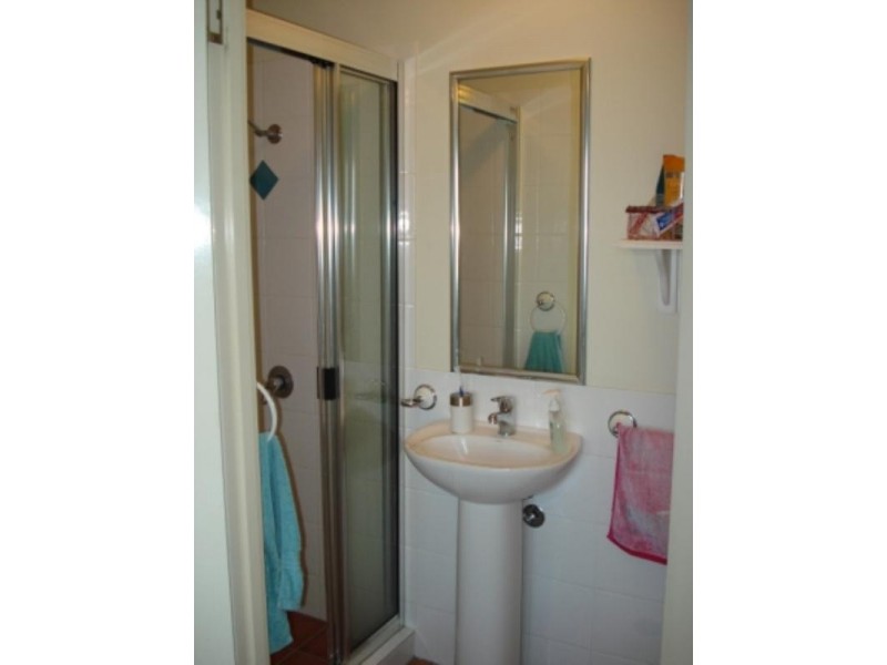 15/4 Cowlishaw Street, Newstead QLD 4006