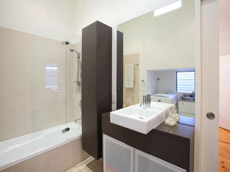 37 DOGGETT Street, Newstead QLD 4006