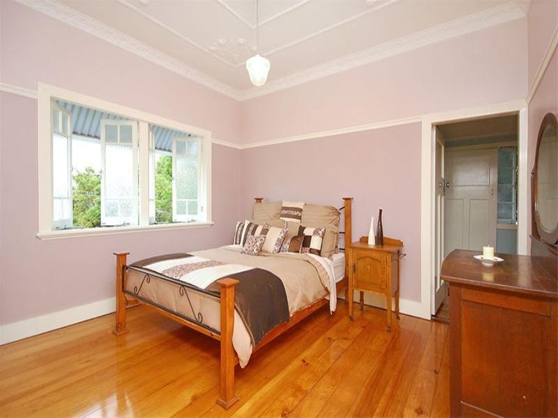 5 Meecham Street, Grange QLD 4051