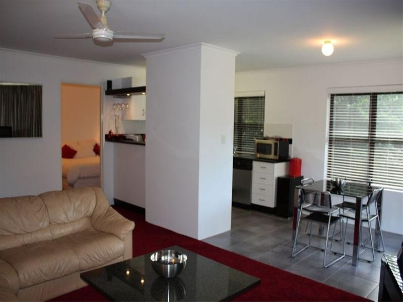 21/26 Carr Street, St Lucia QLD 4067