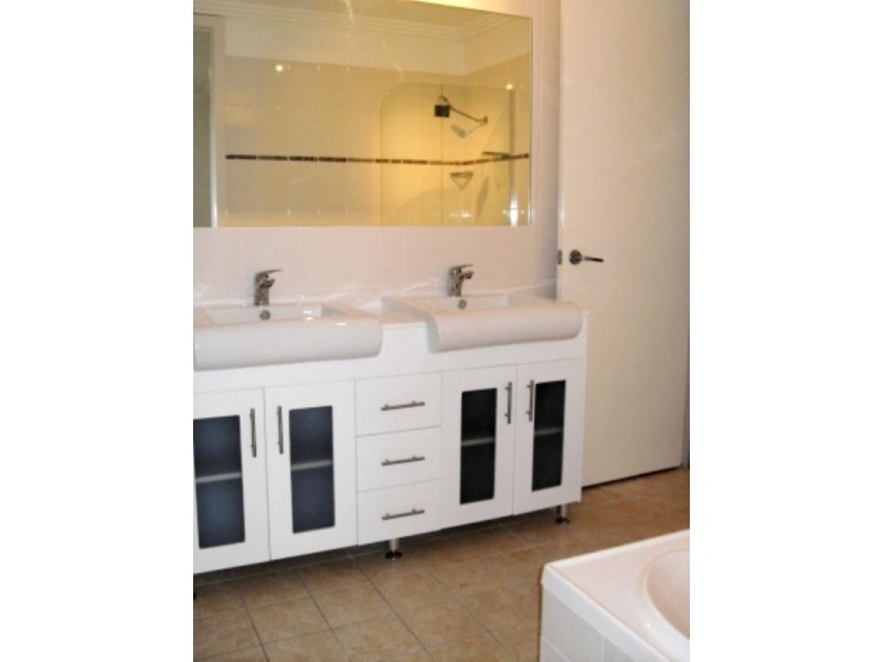 2/112 Kennigo Street, Spring Hill QLD 4000