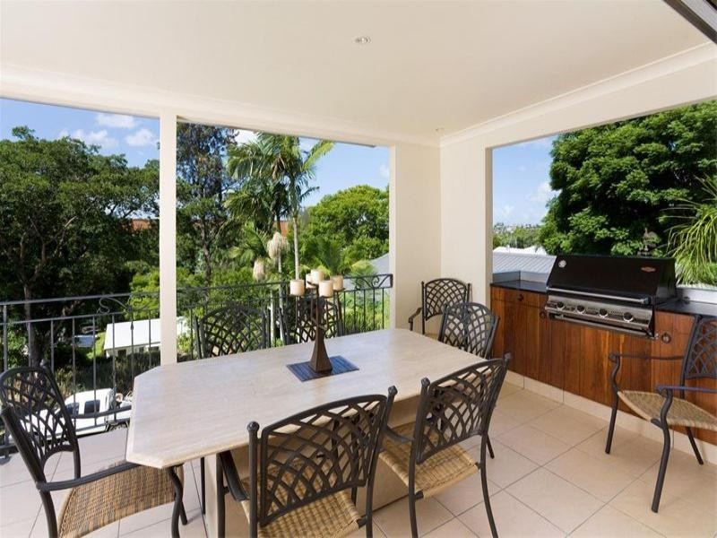 14 Walker Avenue, New Farm QLD 4005