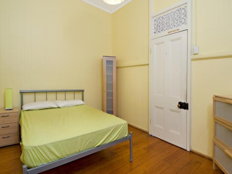 79 Kennigo Street, Spring Hill QLD 4000