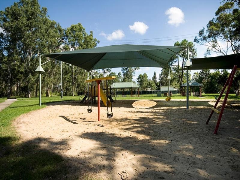 42 Moore Street, Loganlea QLD 4131