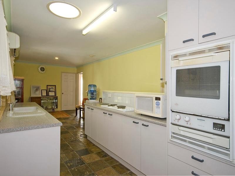 42 Moore Street, Loganlea QLD 4131