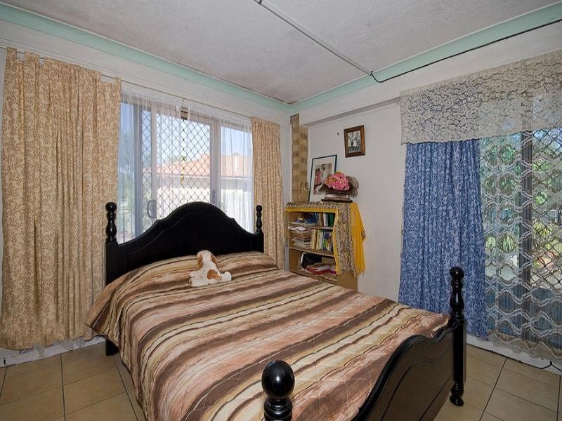 42 Moore Street, Loganlea QLD 4131