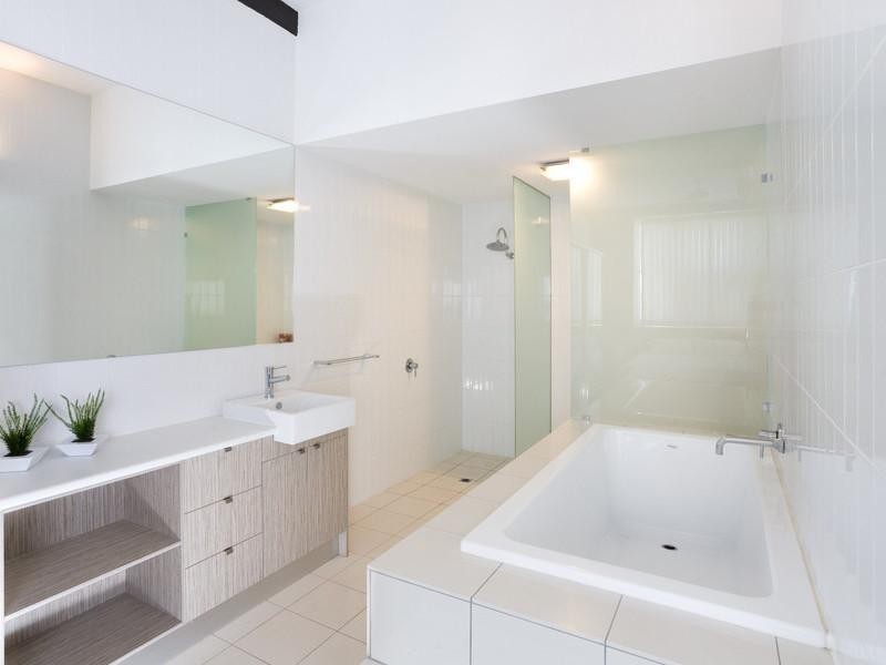 23/54 Vernon Terrace, Teneriffe QLD 4005