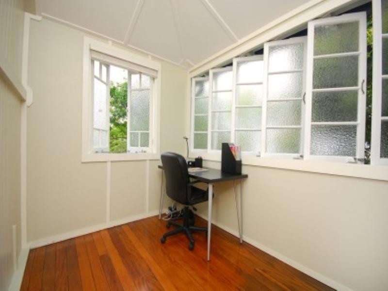 5 Meecham Street, Grange QLD 4051