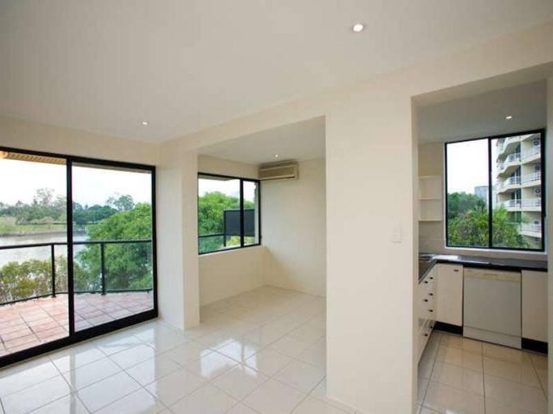 8/136 Oxlade Drive, New Farm QLD 4005