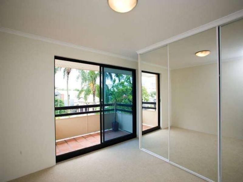 8/136 Oxlade Drive, New Farm QLD 4005