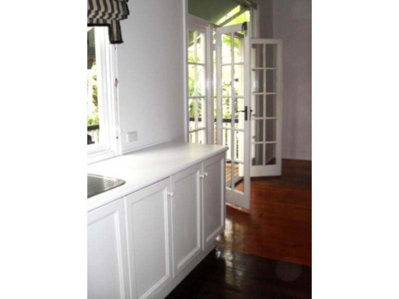 18 Bartley Street, Spring Hill QLD 4000