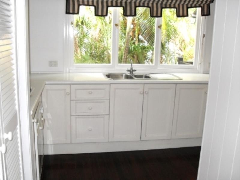 18 Bartley Street, Spring Hill QLD 4000