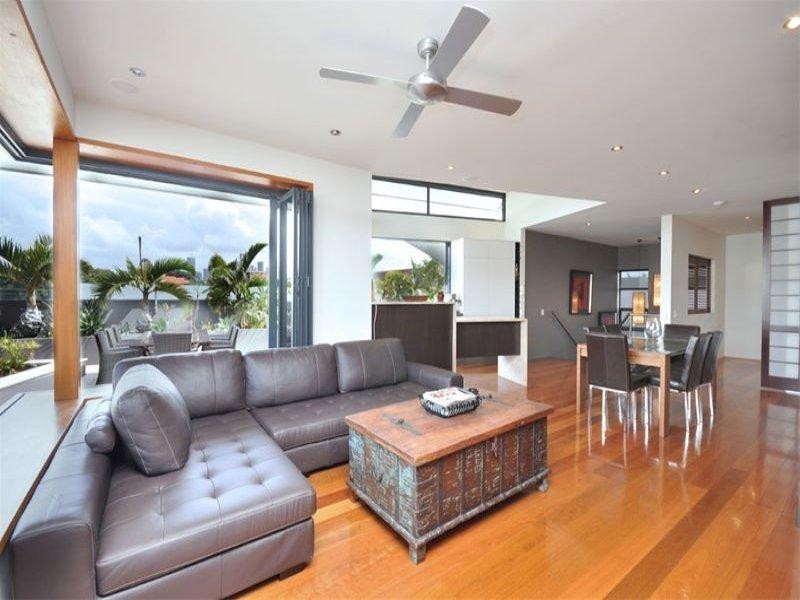 10/110 Commercial Road, Newstead QLD 4006