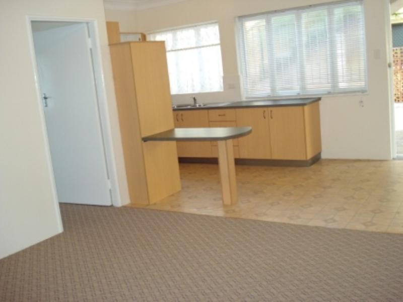 2/24 Hazlewood Street, New Farm QLD 4005