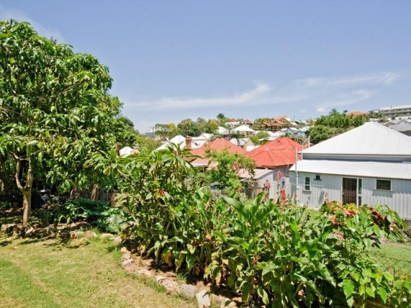 15 Love Street, Spring Hill QLD 4000