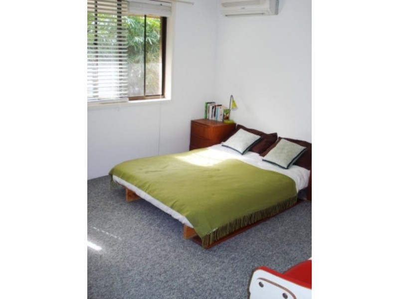 2/16 Holland, Toowong QLD 4066