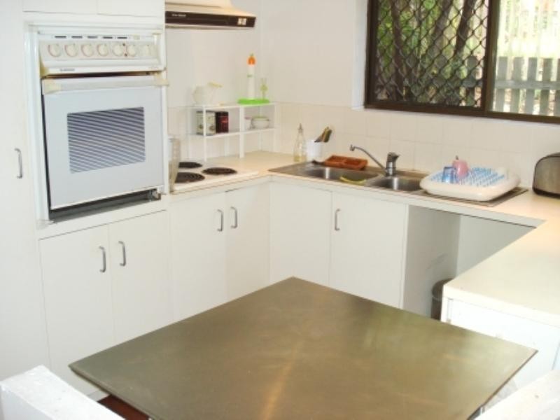 2/16 Holland, Toowong QLD 4066