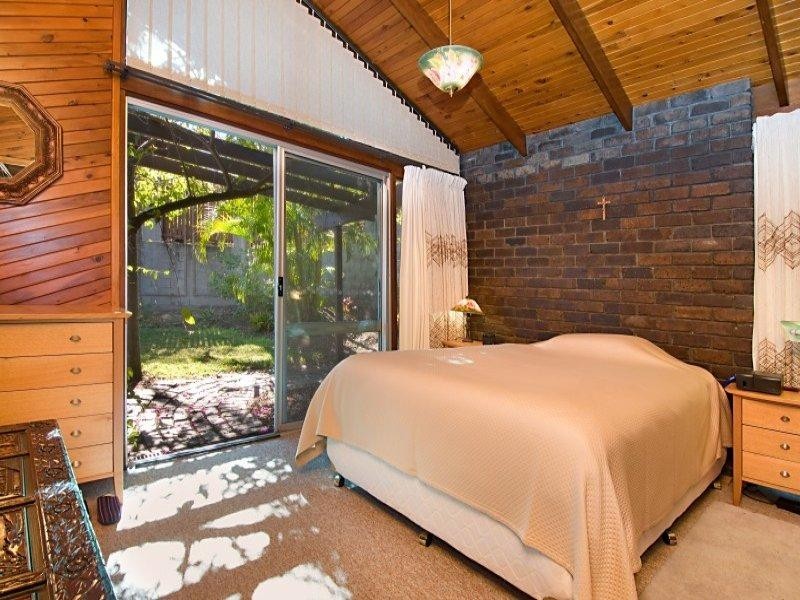 4 Narambi Street, The Gap QLD 4061