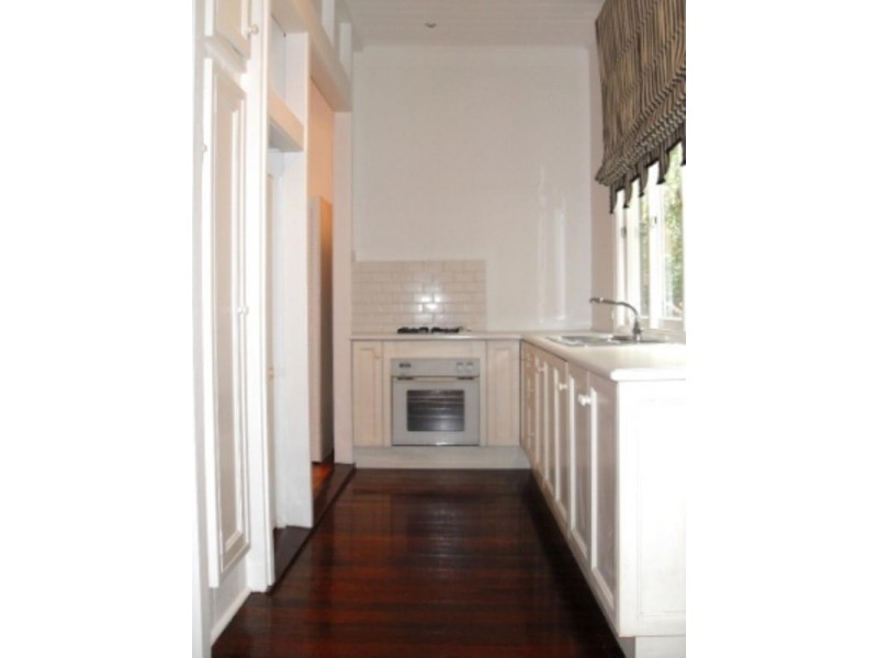 18 Bartley Street, Spring Hill QLD 4000