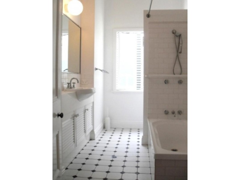 18 Bartley Street, Spring Hill QLD 4000