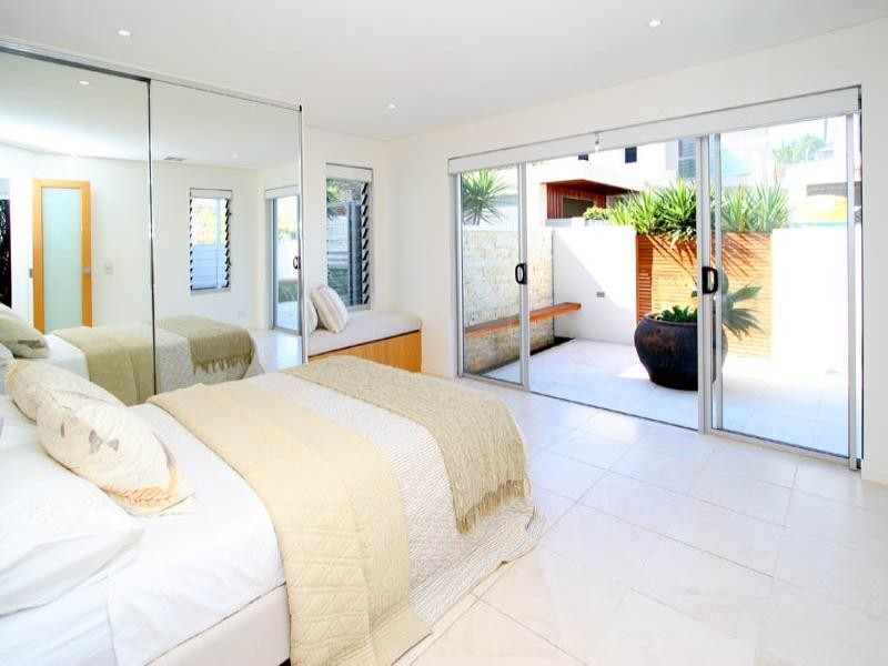 14 Midvale Lane, Newstead QLD 4006