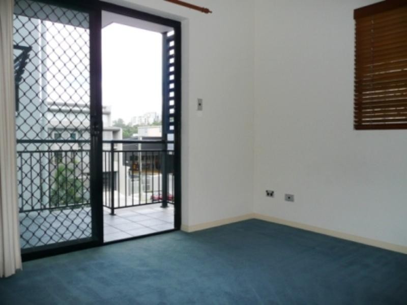 9/9 Newstead Avenue, Newstead QLD 4006