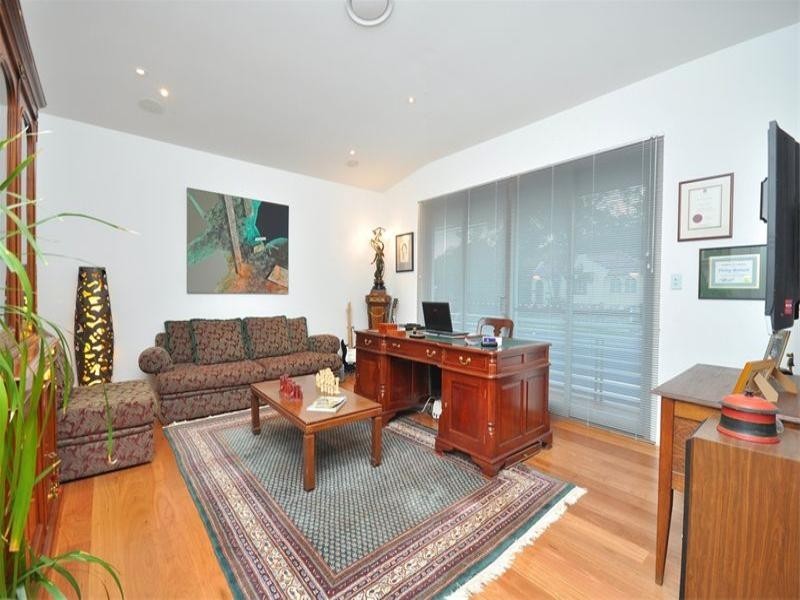 1 Coolibah Street, Bardon QLD 4065