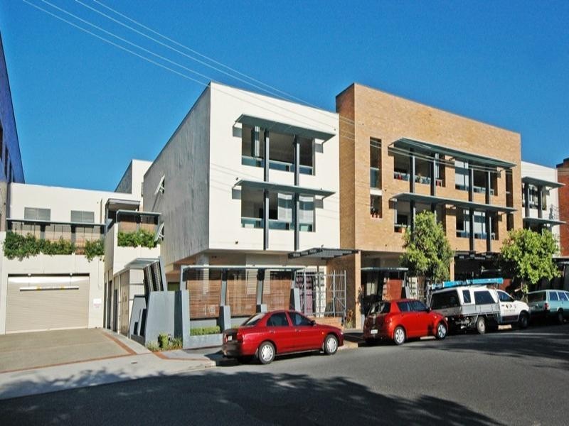 8/31 Helen Street, Newstead QLD 4006