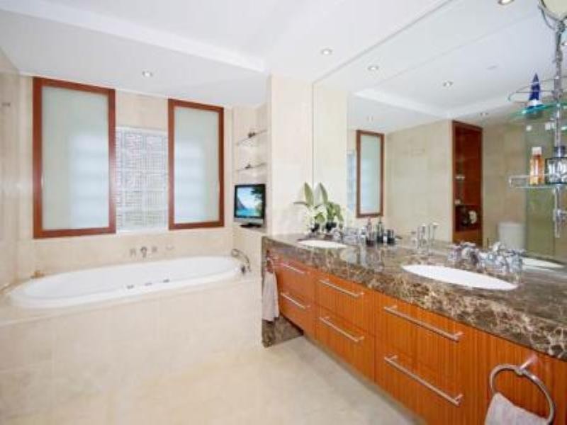 3N/39 Castlebar Cove, Kangaroo Point QLD 4169