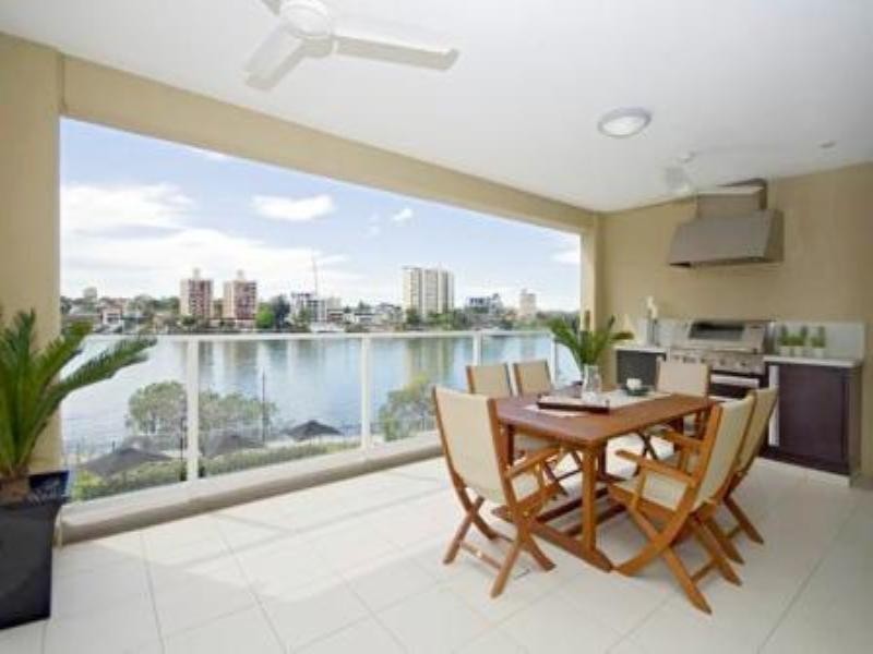 3N/39 Castlebar Cove, Kangaroo Point QLD 4169