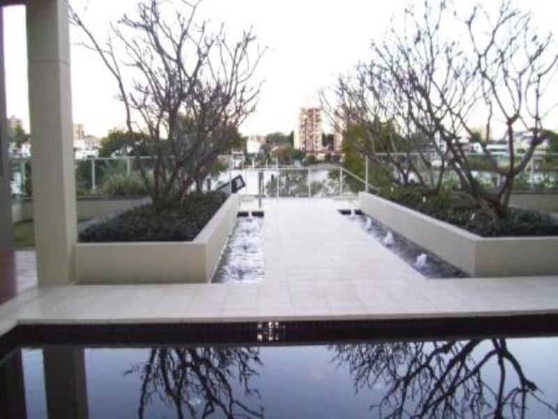 3N/39 Castlebar Cove, Kangaroo Point QLD 4169