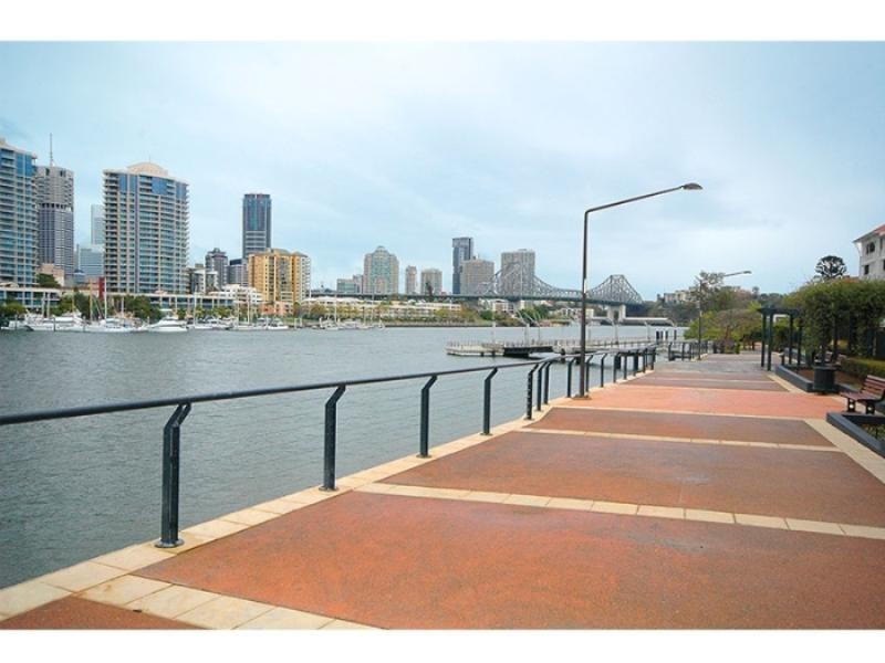 10 Hazlewood Street, New Farm QLD 4005