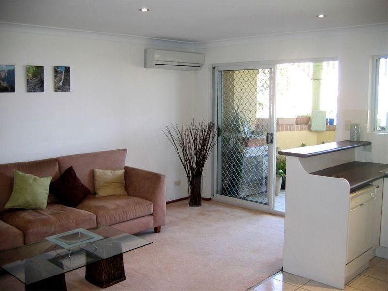 10/12 Little Street, Albion QLD 4010