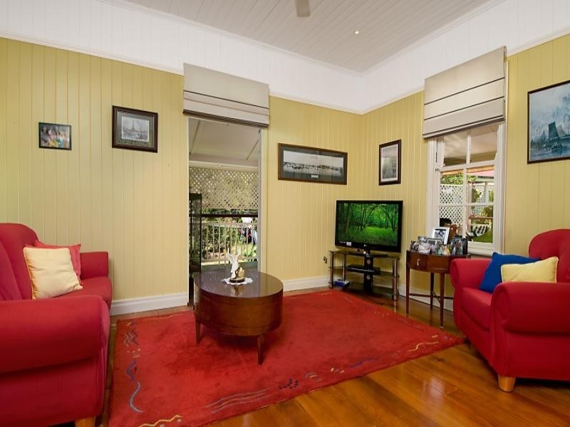 61 Qualtrough Street, Woolloongabba QLD 4102