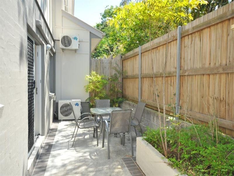 2/27 Anzac Road, Carina Heights QLD 4152