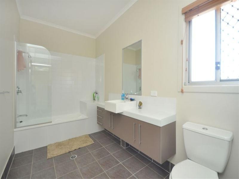 2/27 Anzac Road, Carina Heights QLD 4152