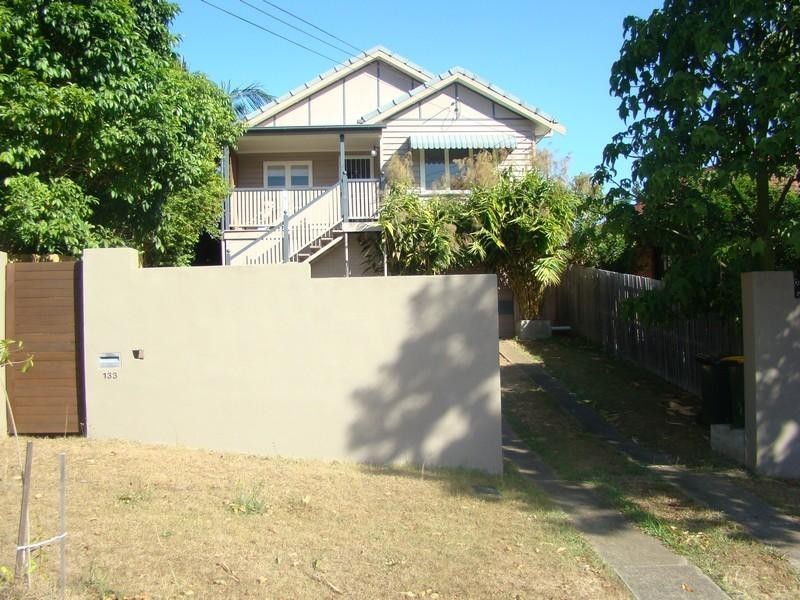 133 Harold Street, Holland Park QLD 4121