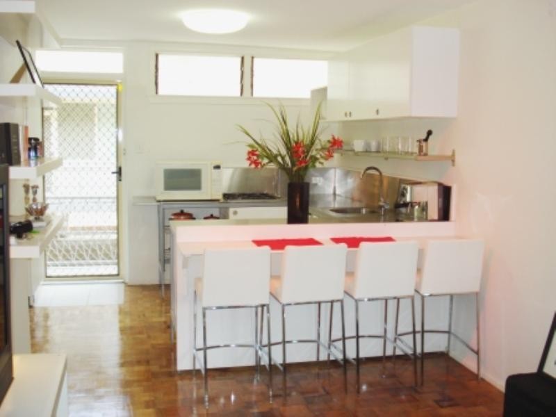 2/88 Isaac Street, Spring Hill QLD 4000