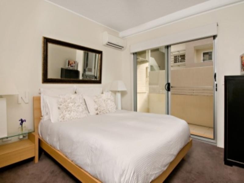 10/8-12 Macquarie Street, Teneriffe QLD 4005
