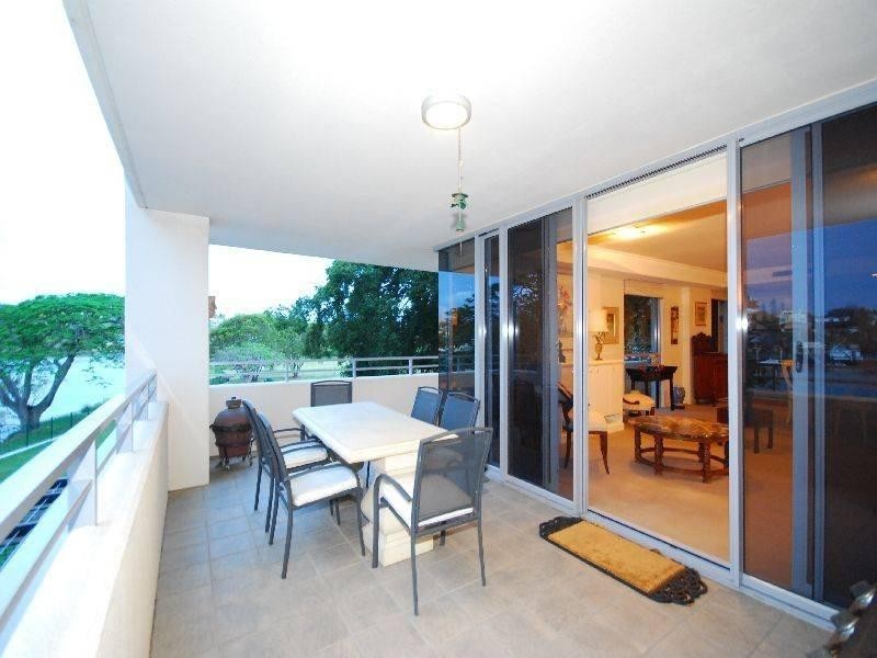 3243/30 Hollins Street, New Farm QLD 4005