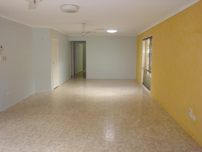 17 Birchley Street, Chapel Hill QLD 4069