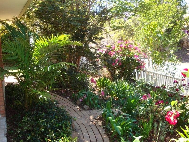 17 Birchley Street, Chapel Hill QLD 4069