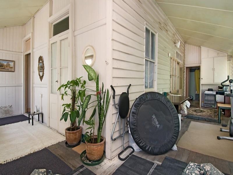 10 Crosby Road, Albion QLD 4010