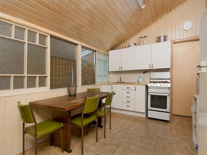 10 Crosby Road, Albion QLD 4010