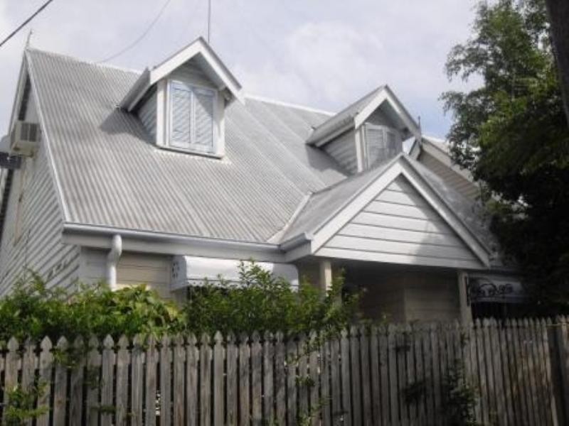 7 Thornbury Street, Spring Hill QLD 4000