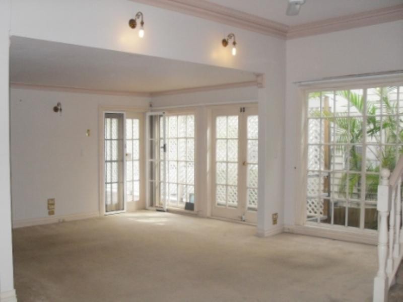 7 Thornbury Street, Spring Hill QLD 4000