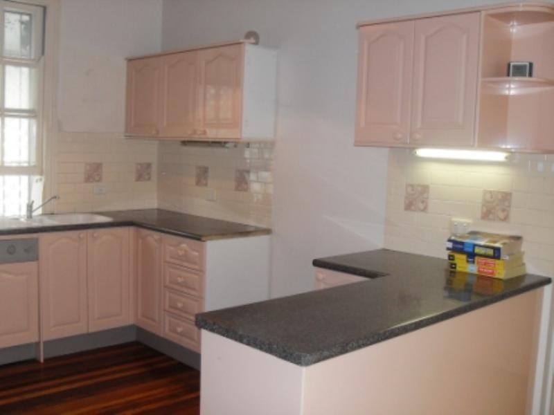 7 Thornbury Street, Spring Hill QLD 4000